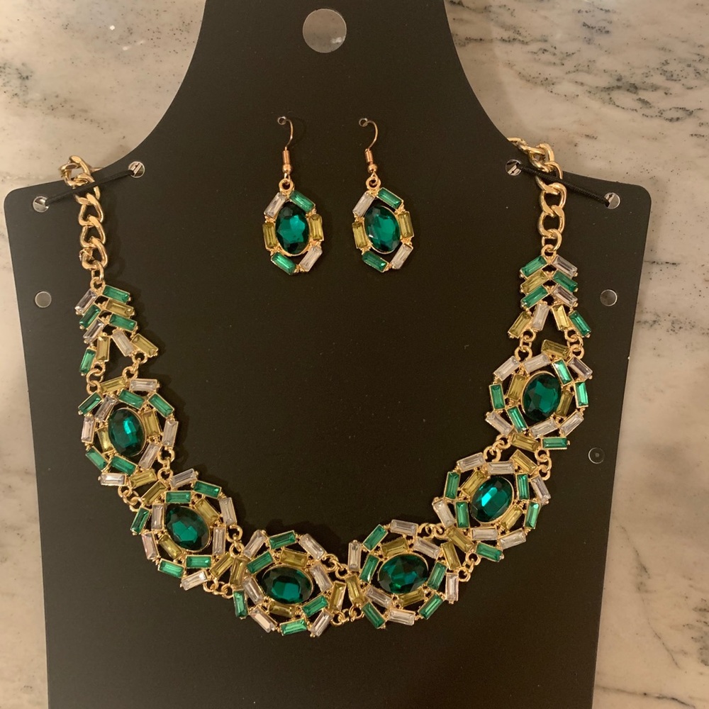 Necklace/ Earrings
